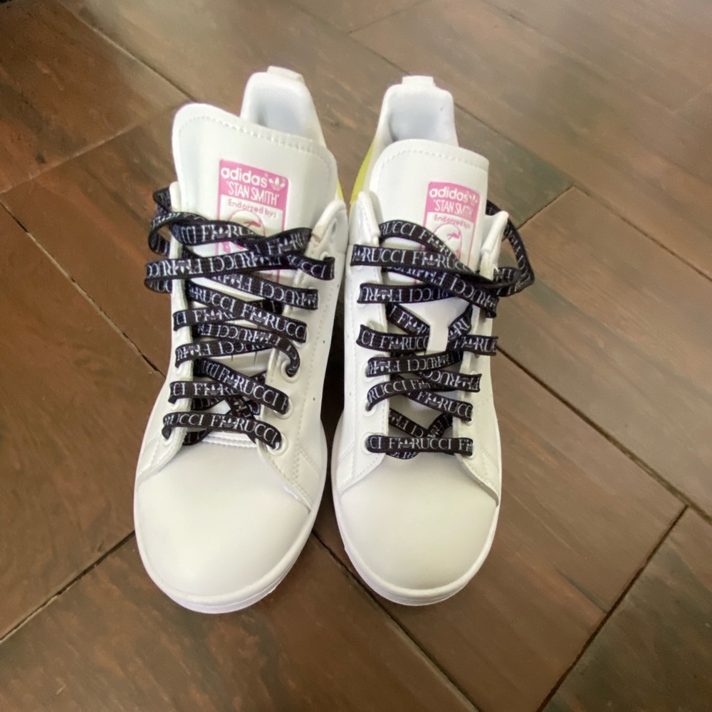Shoes - Picture 2 of 5